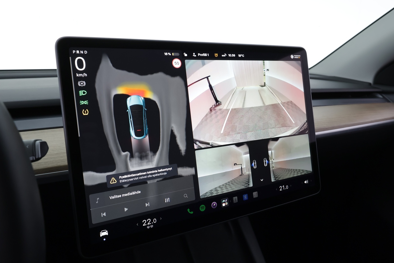 TESLA Model Y 2024