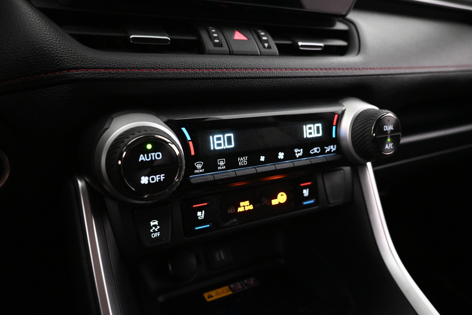 TOYOTA RAV4 Plug-in 2024