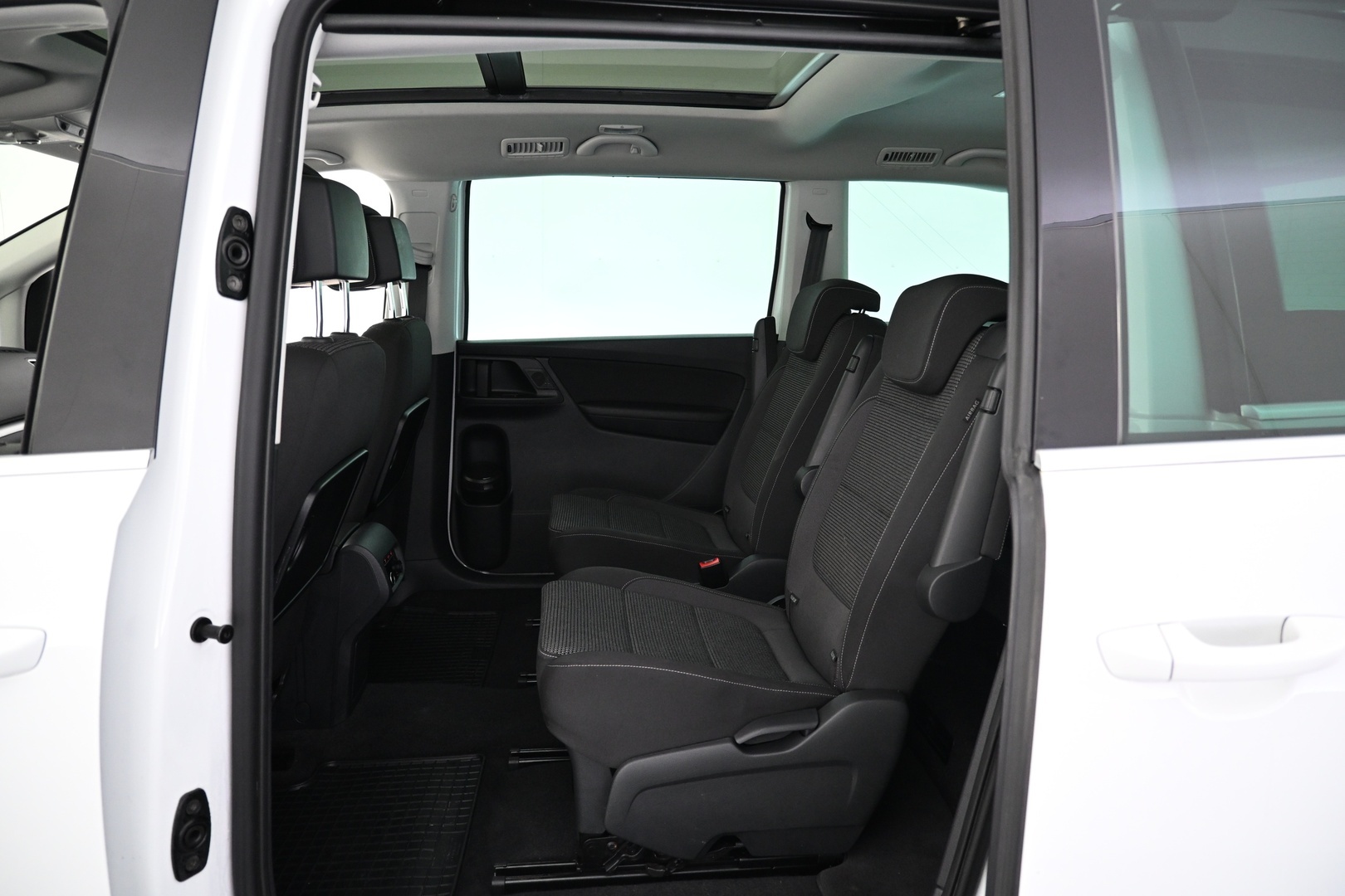 VOLKSWAGEN Sharan 2016