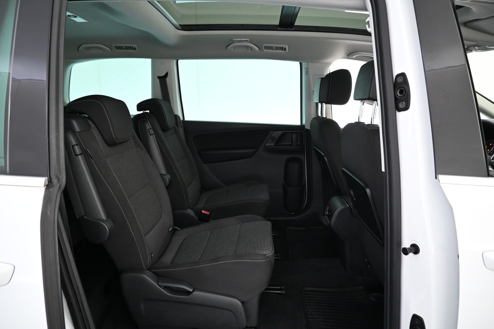 VOLKSWAGEN Sharan 2016