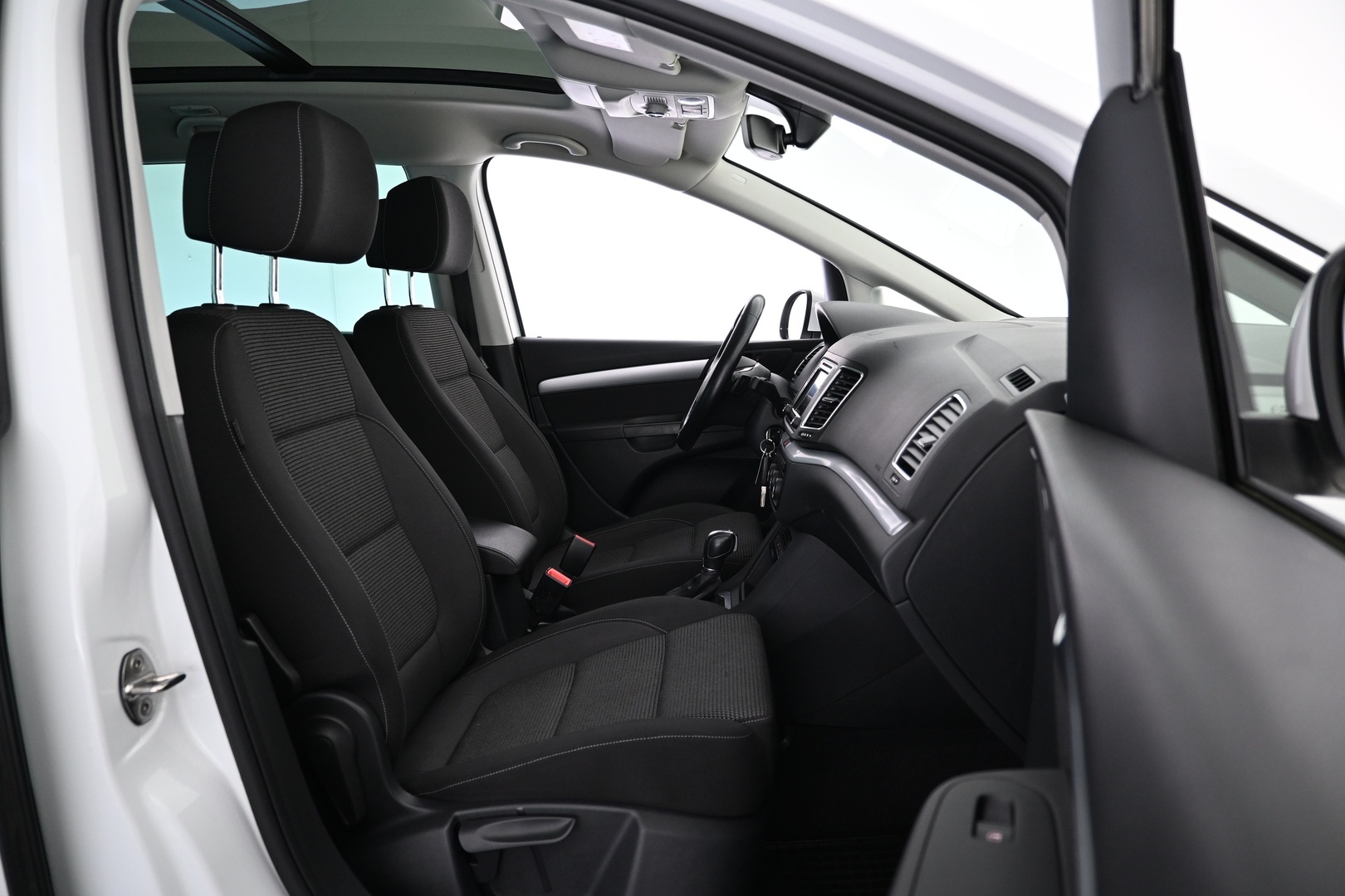 VOLKSWAGEN Sharan 2016