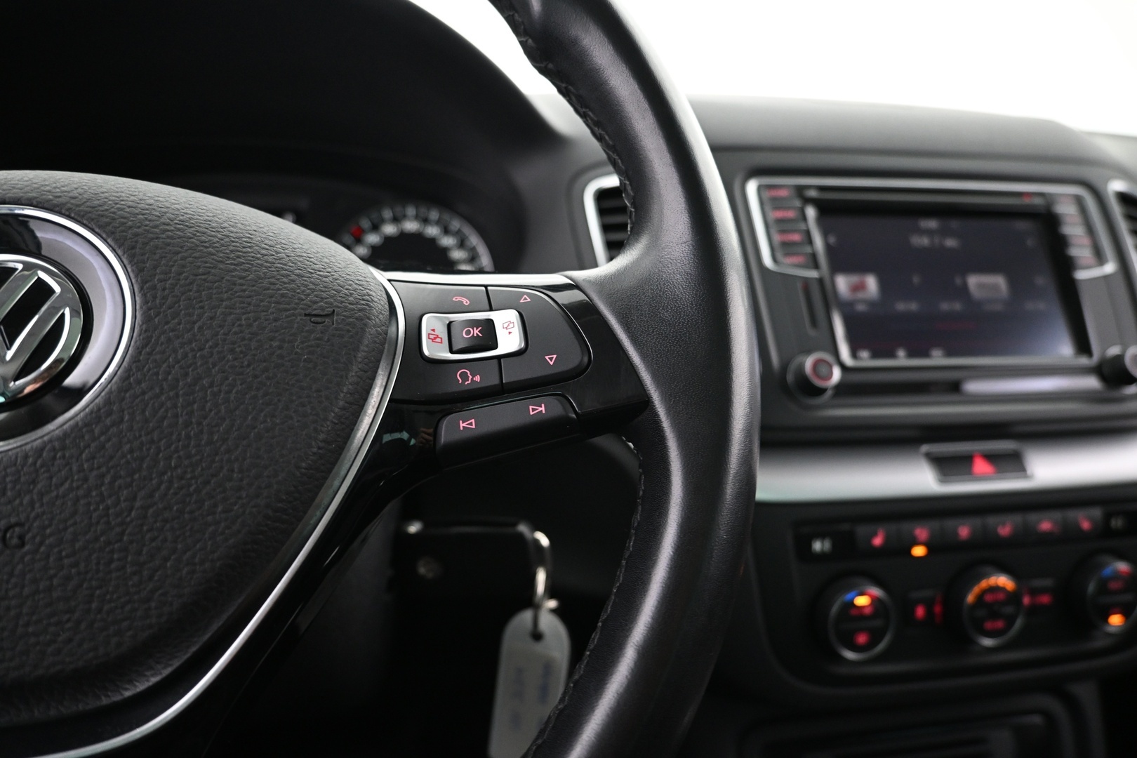 VOLKSWAGEN Sharan 2016