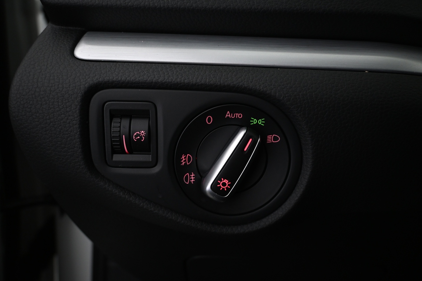 VOLKSWAGEN Sharan 2016