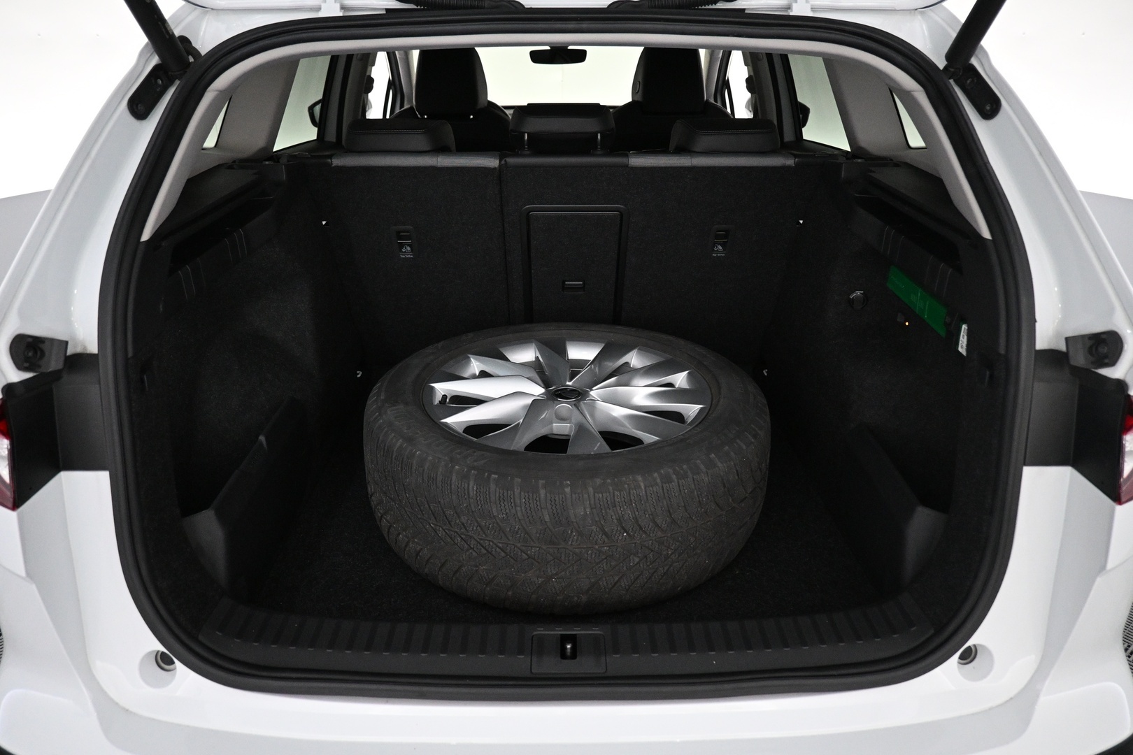 SKODA Enyaq 2023