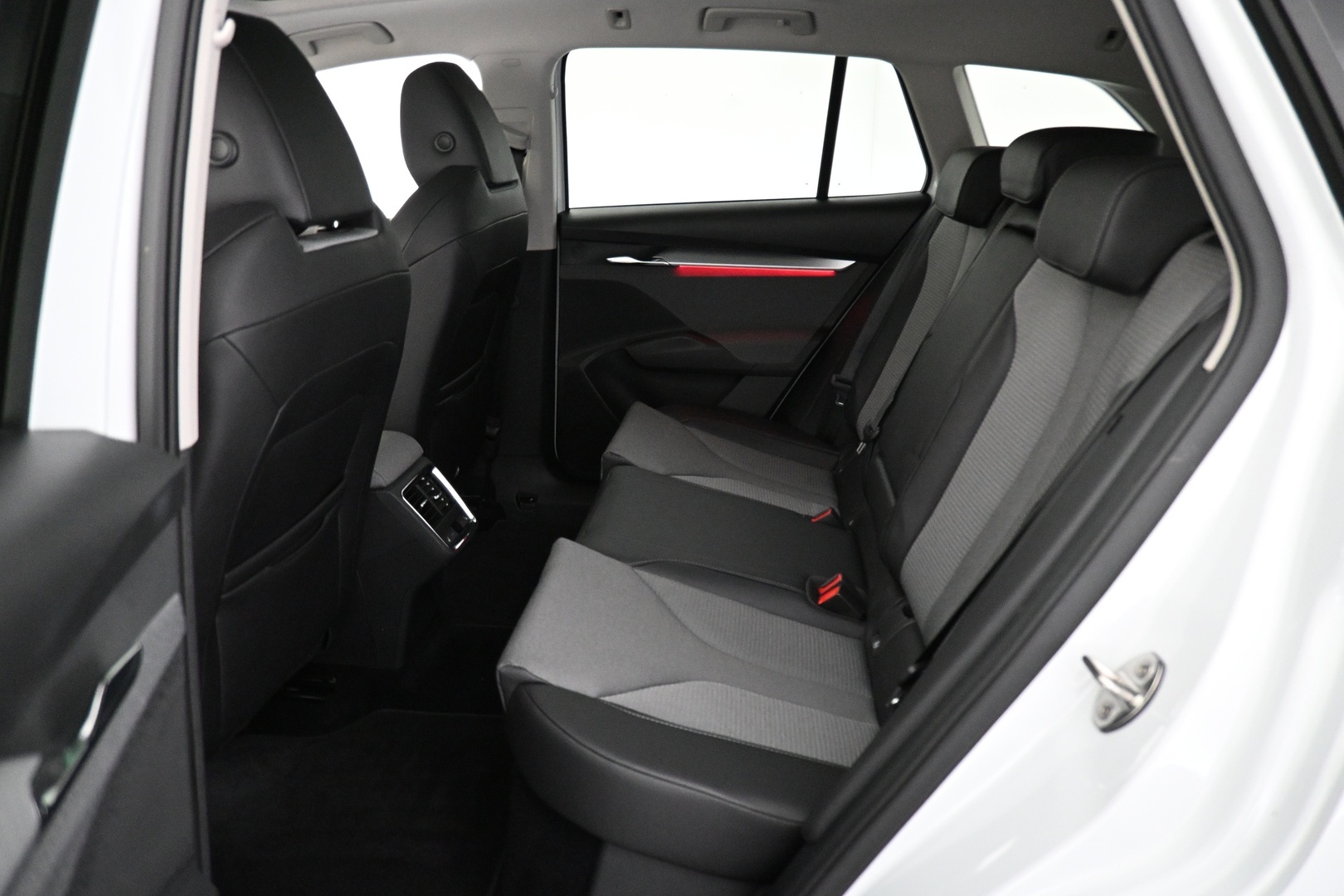 SKODA Enyaq 2023