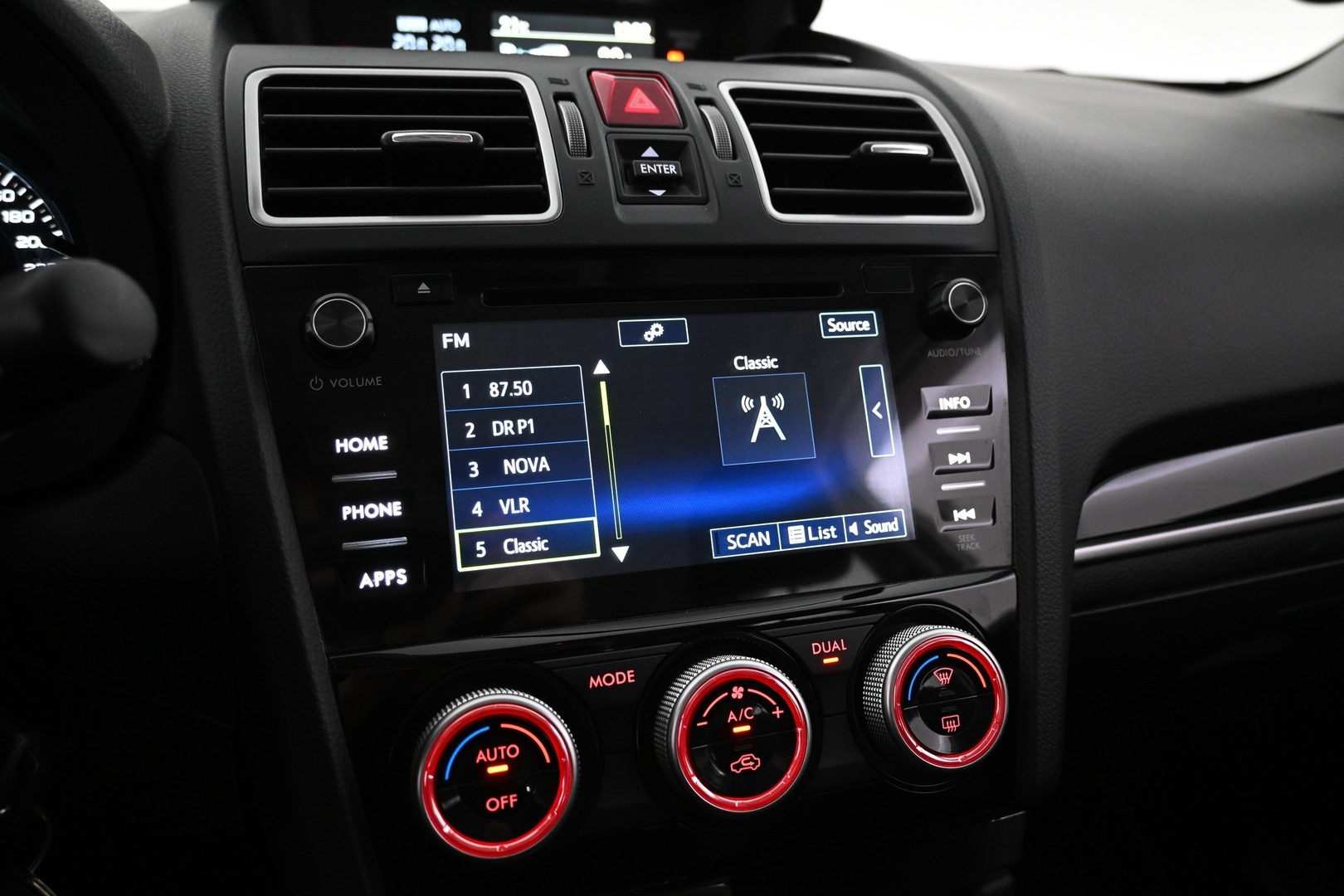 SUBARU Forester 2017