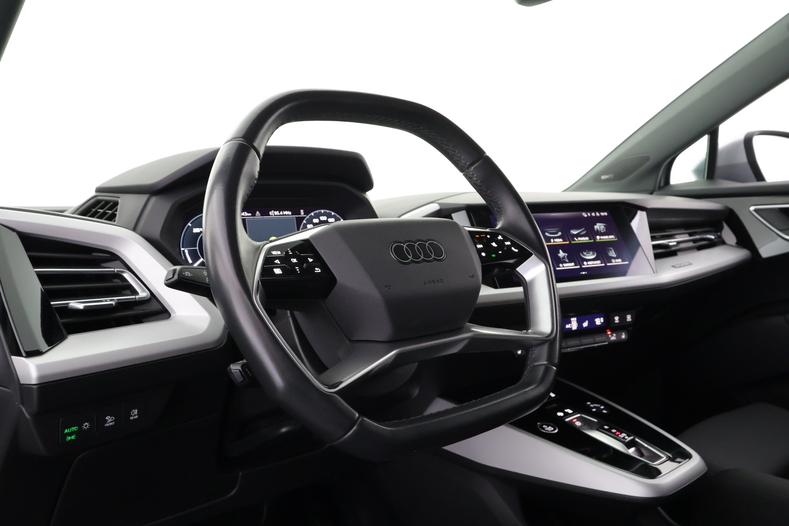 AUDI Q4 e-tron 2022