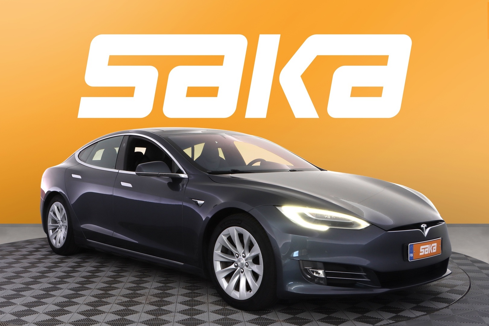 TESLA Model S 2018