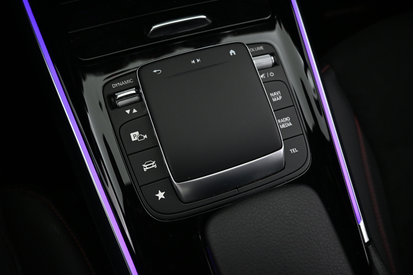 MERCEDES-BENZ EQA 2023