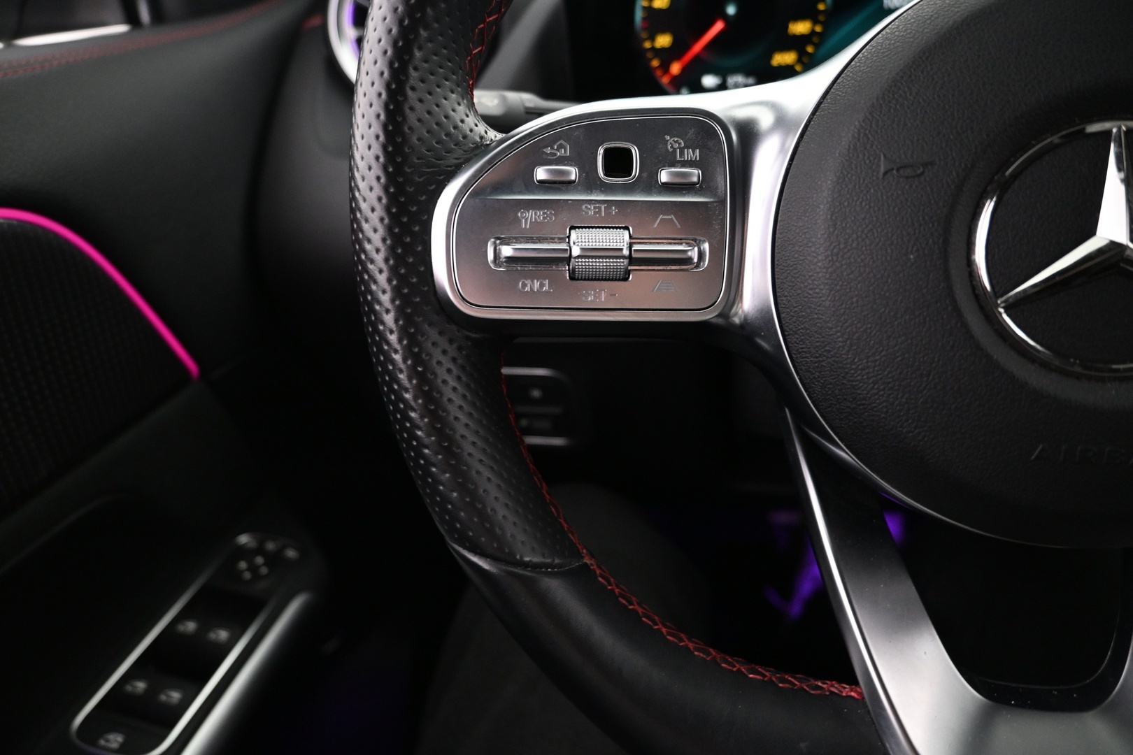 MERCEDES-BENZ EQA 2023