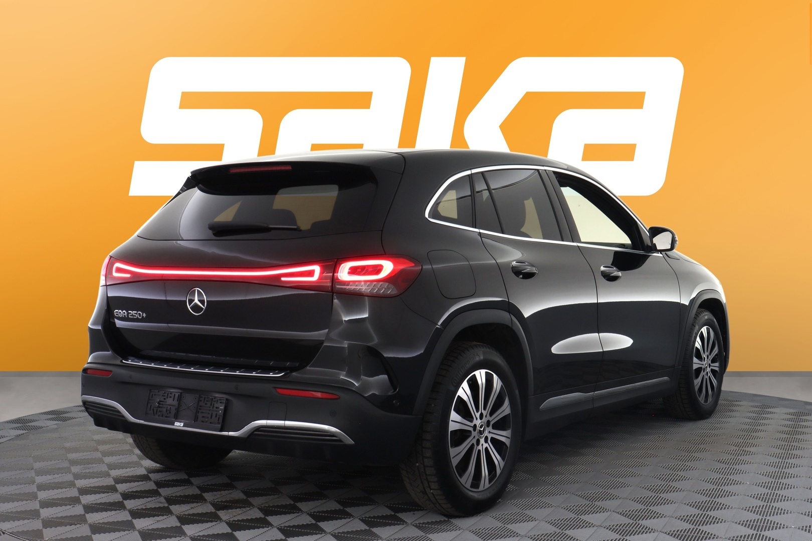 MERCEDES-BENZ EQA 2023