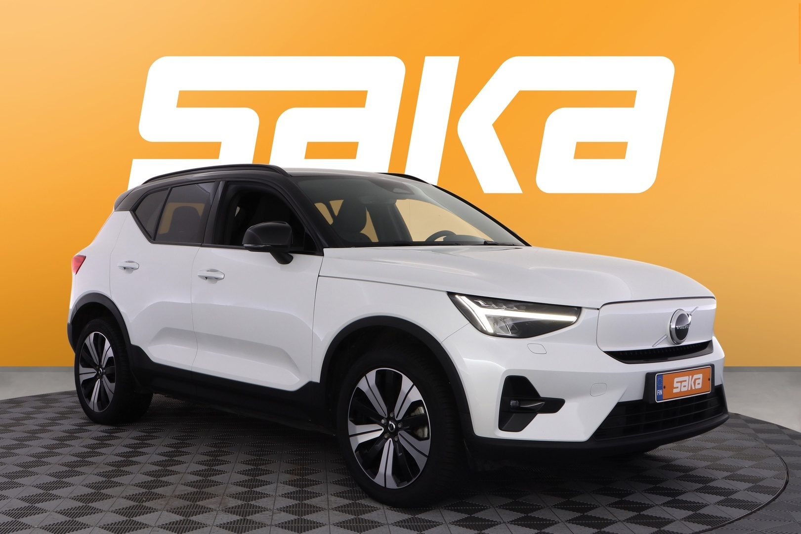 VOLVO XC40 2023