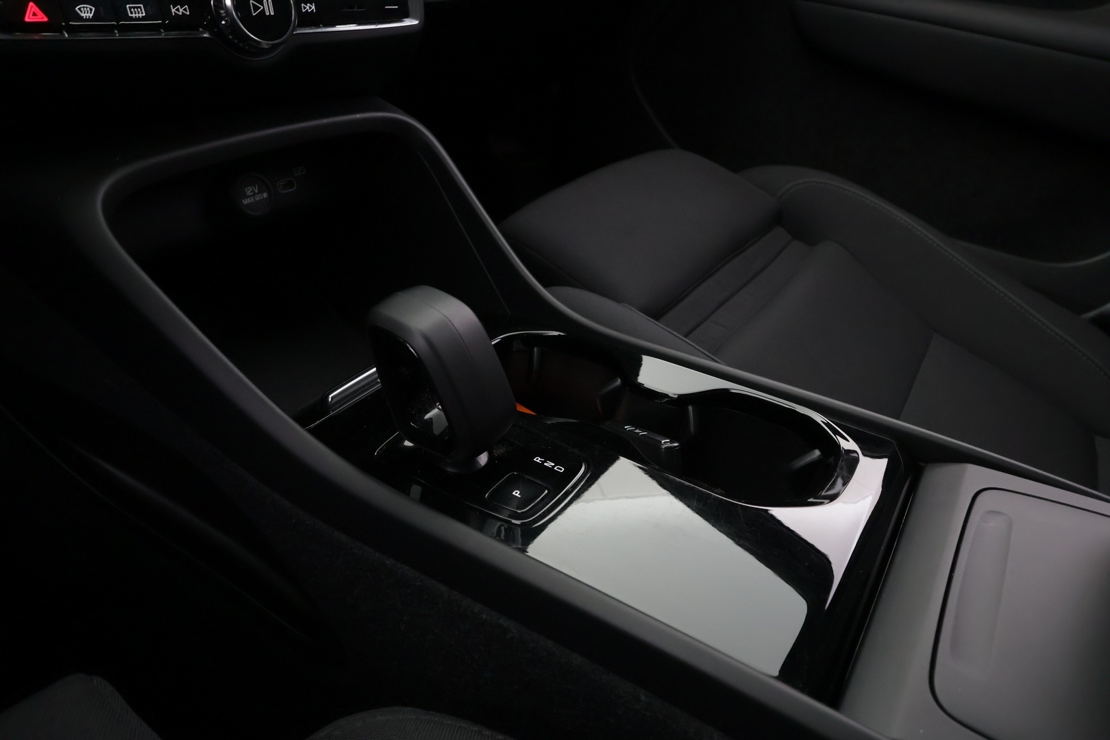 VOLVO XC40 2023