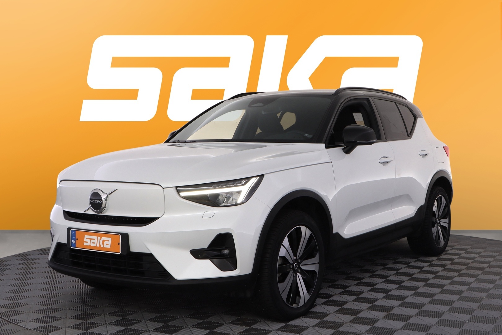 VOLVO XC40 2023