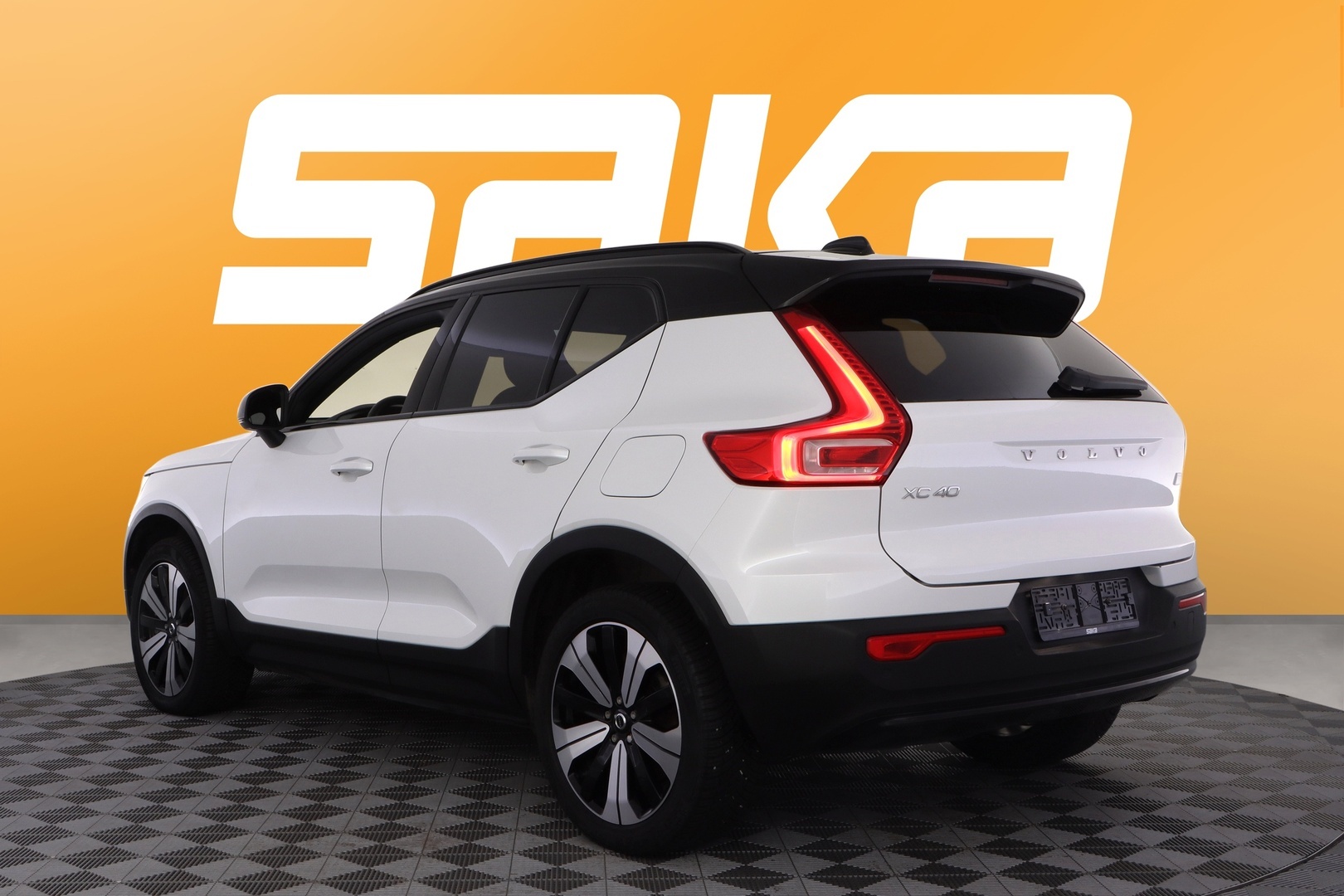 VOLVO XC40 2023