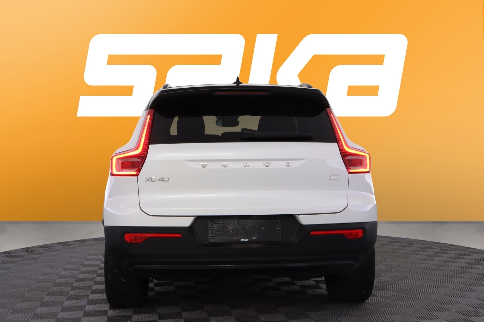 VOLVO XC40 2023