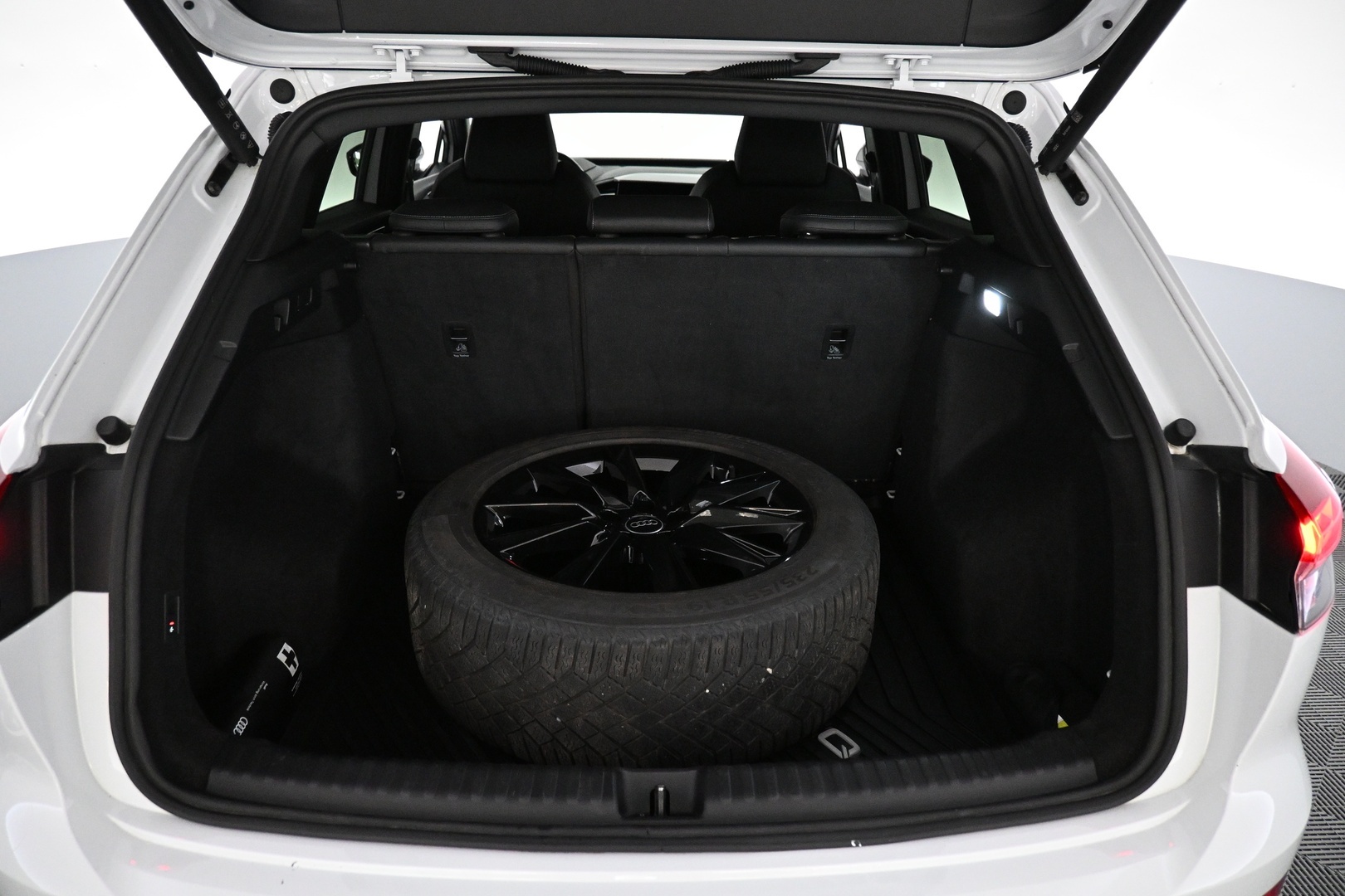 AUDI Q4 e-tron 2023