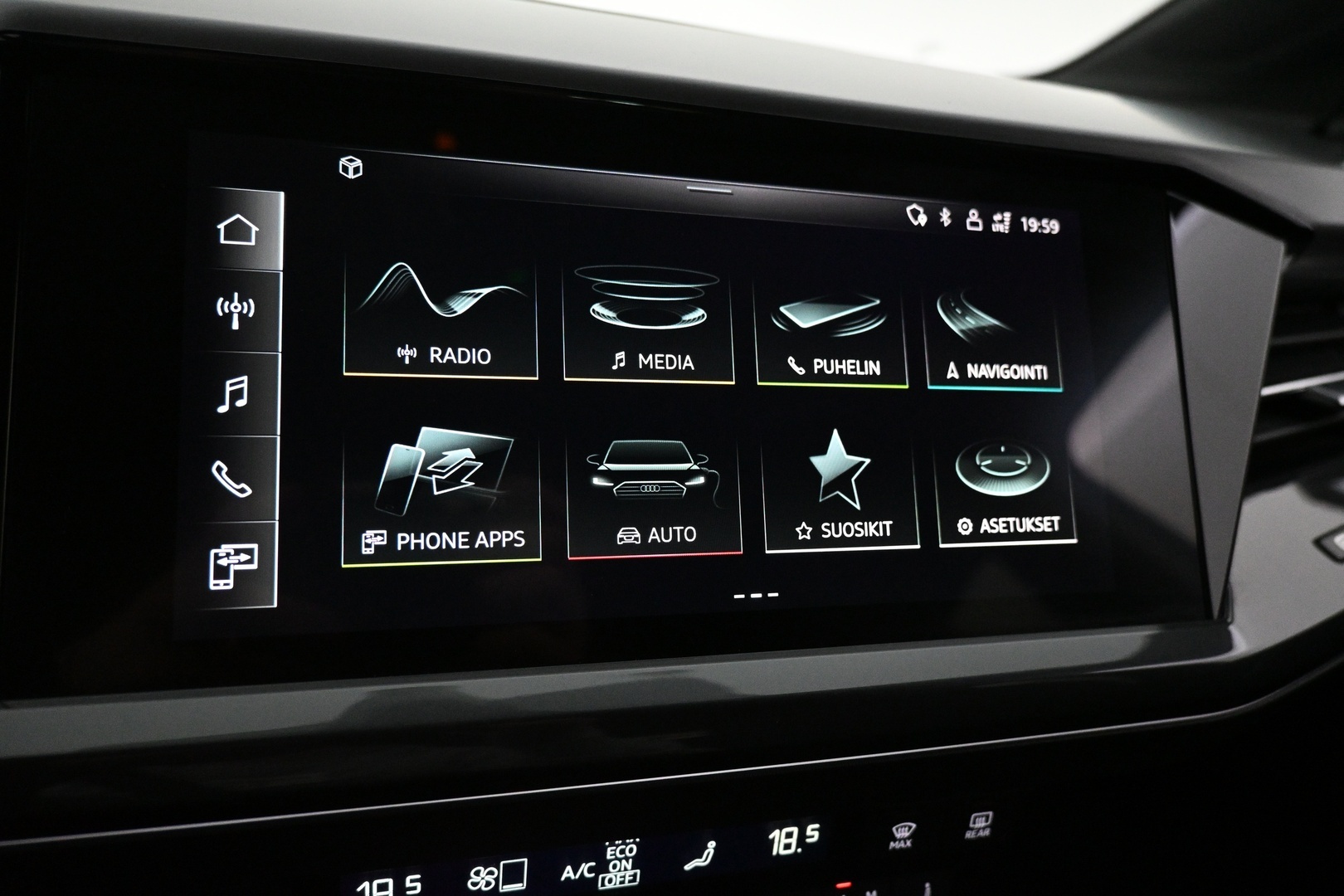 AUDI Q4 e-tron 2023