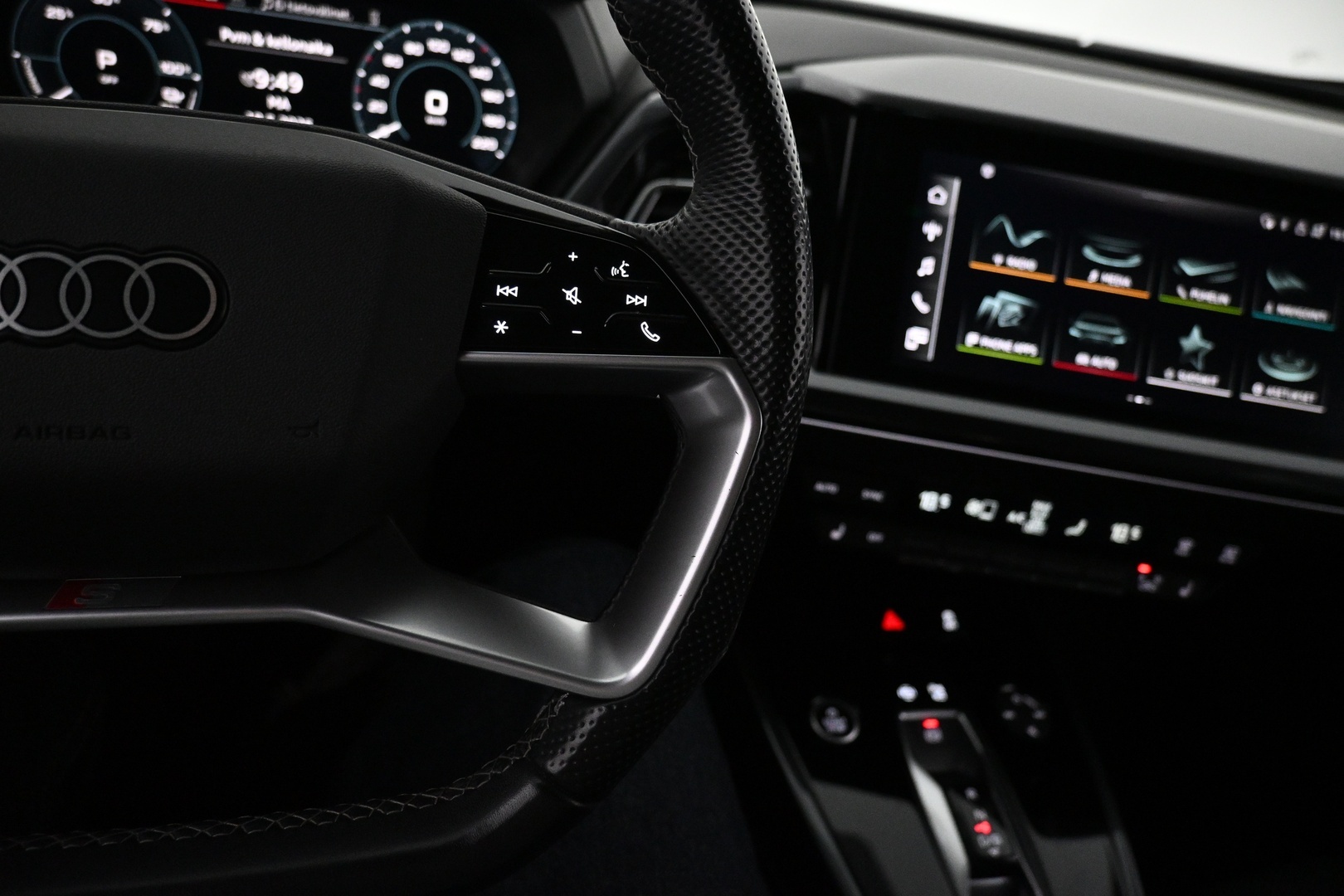 AUDI Q4 e-tron 2023