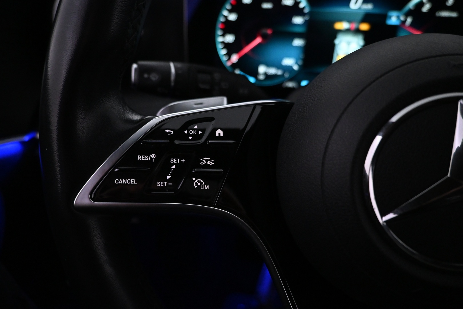 MERCEDES-BENZ E 2021