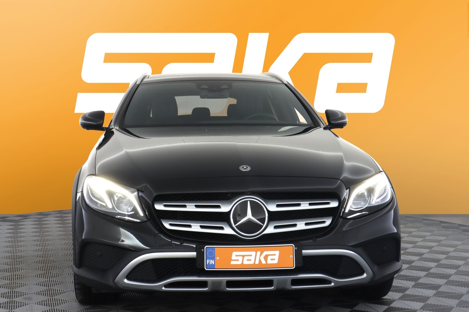 MERCEDES-BENZ E 2019