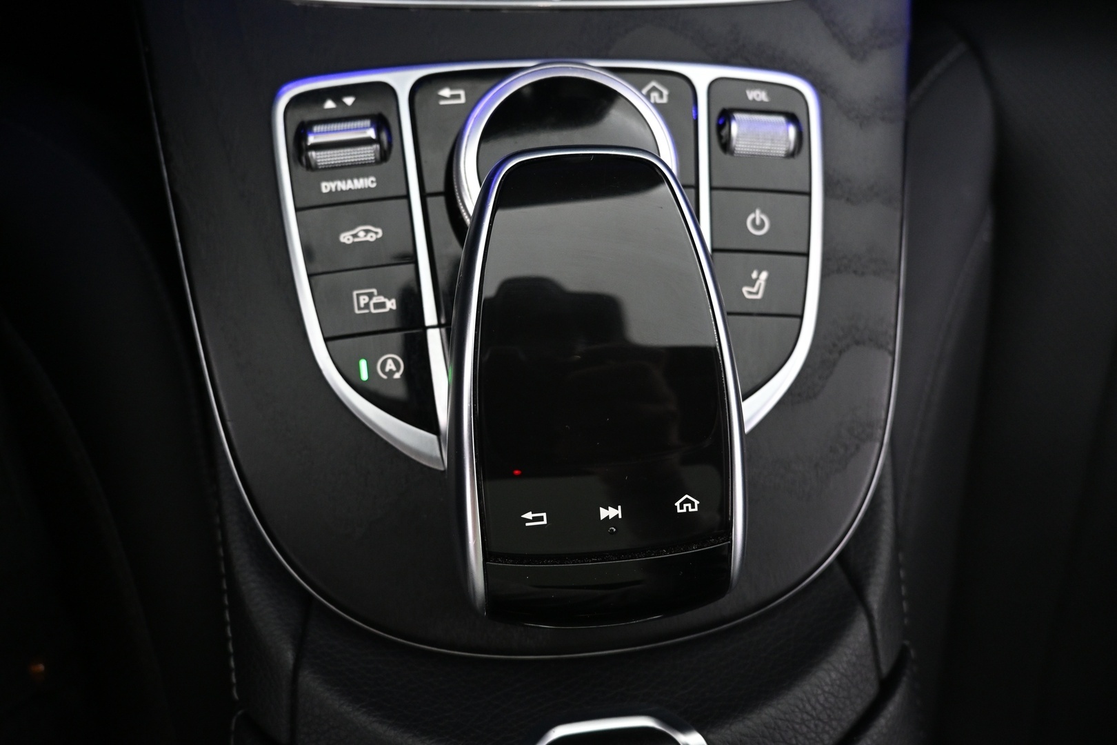 MERCEDES-BENZ E 2019