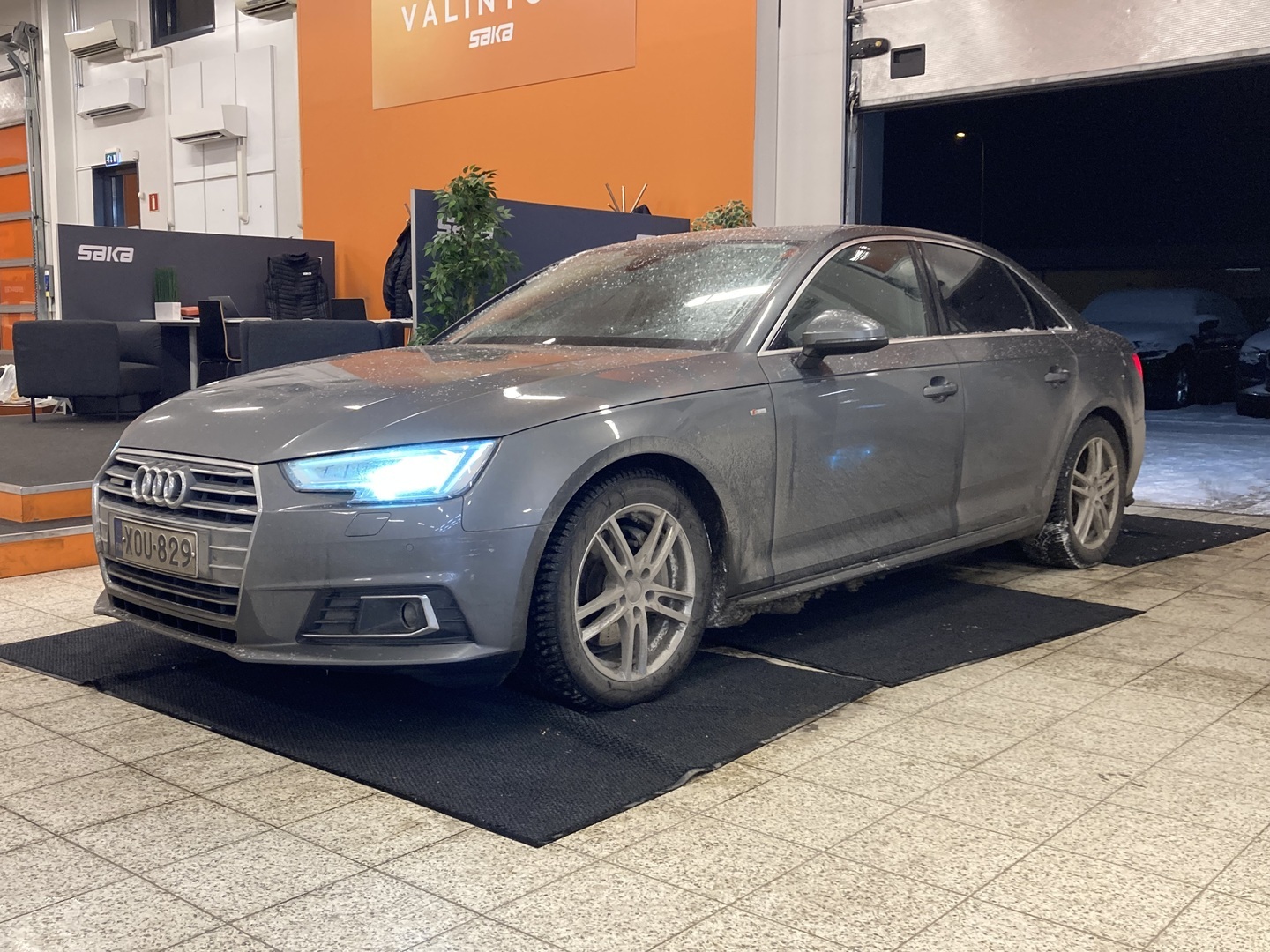 AUDI A4 2016
