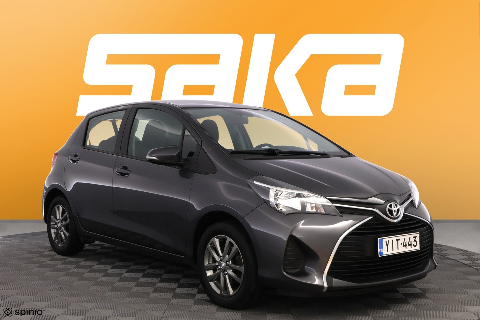 TOYOTA Yaris 2015