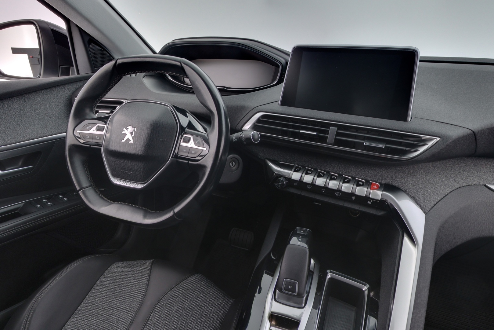 PEUGEOT 5008 2018