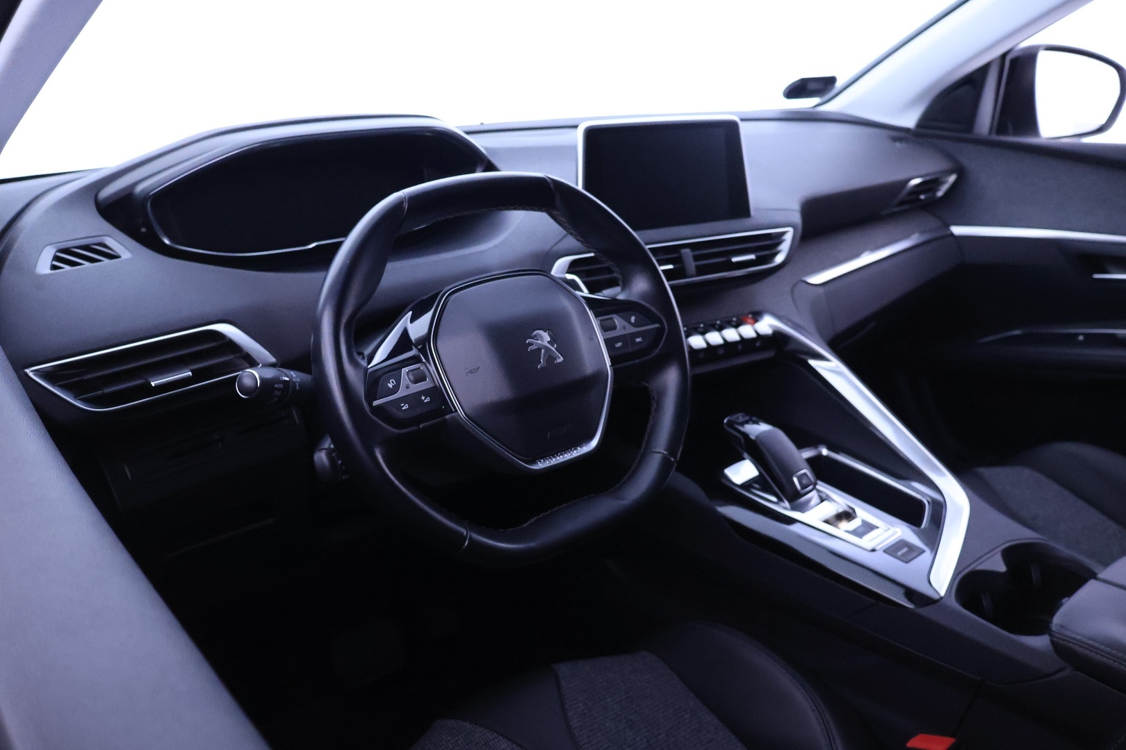 PEUGEOT 5008 2018