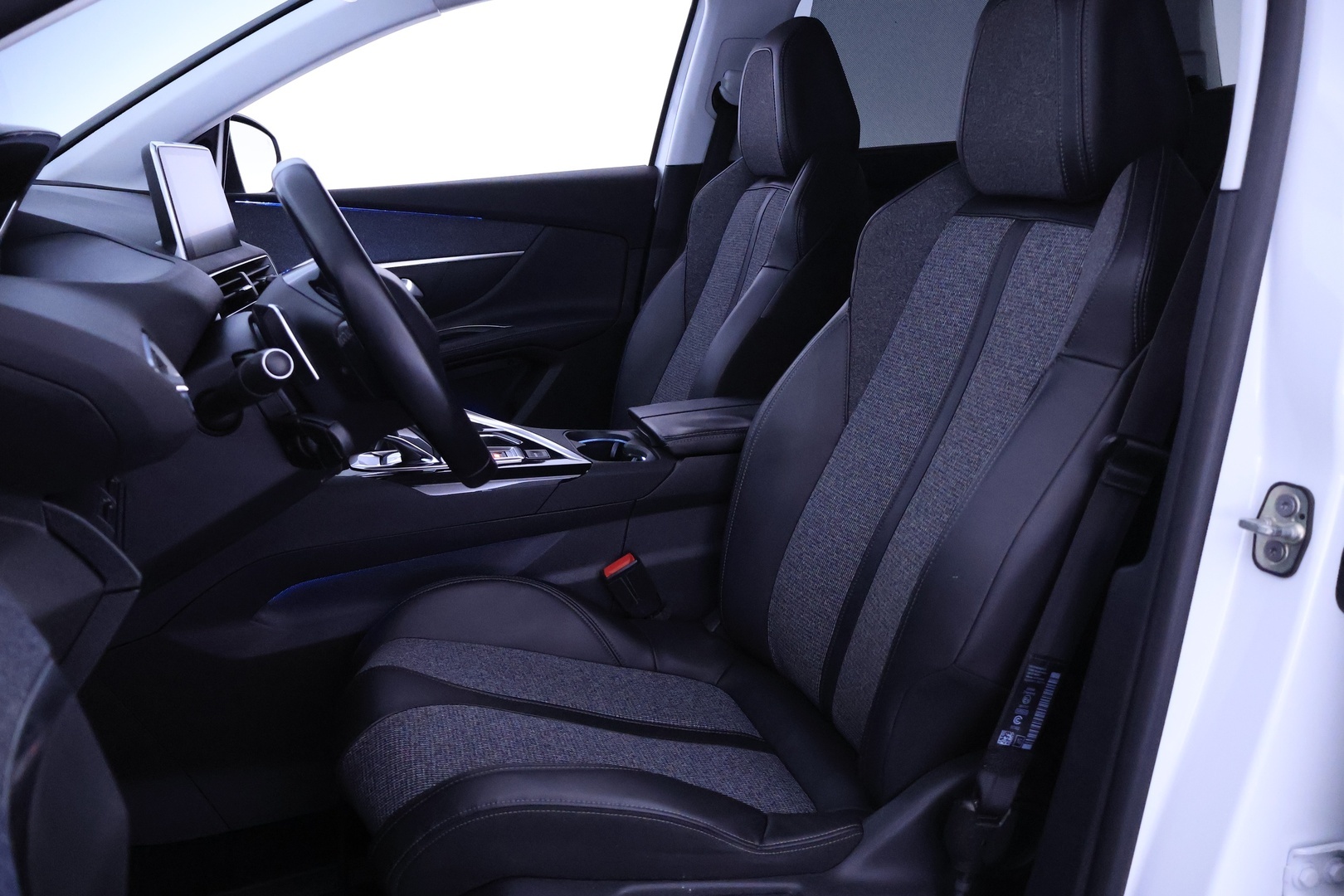 PEUGEOT 5008 2018