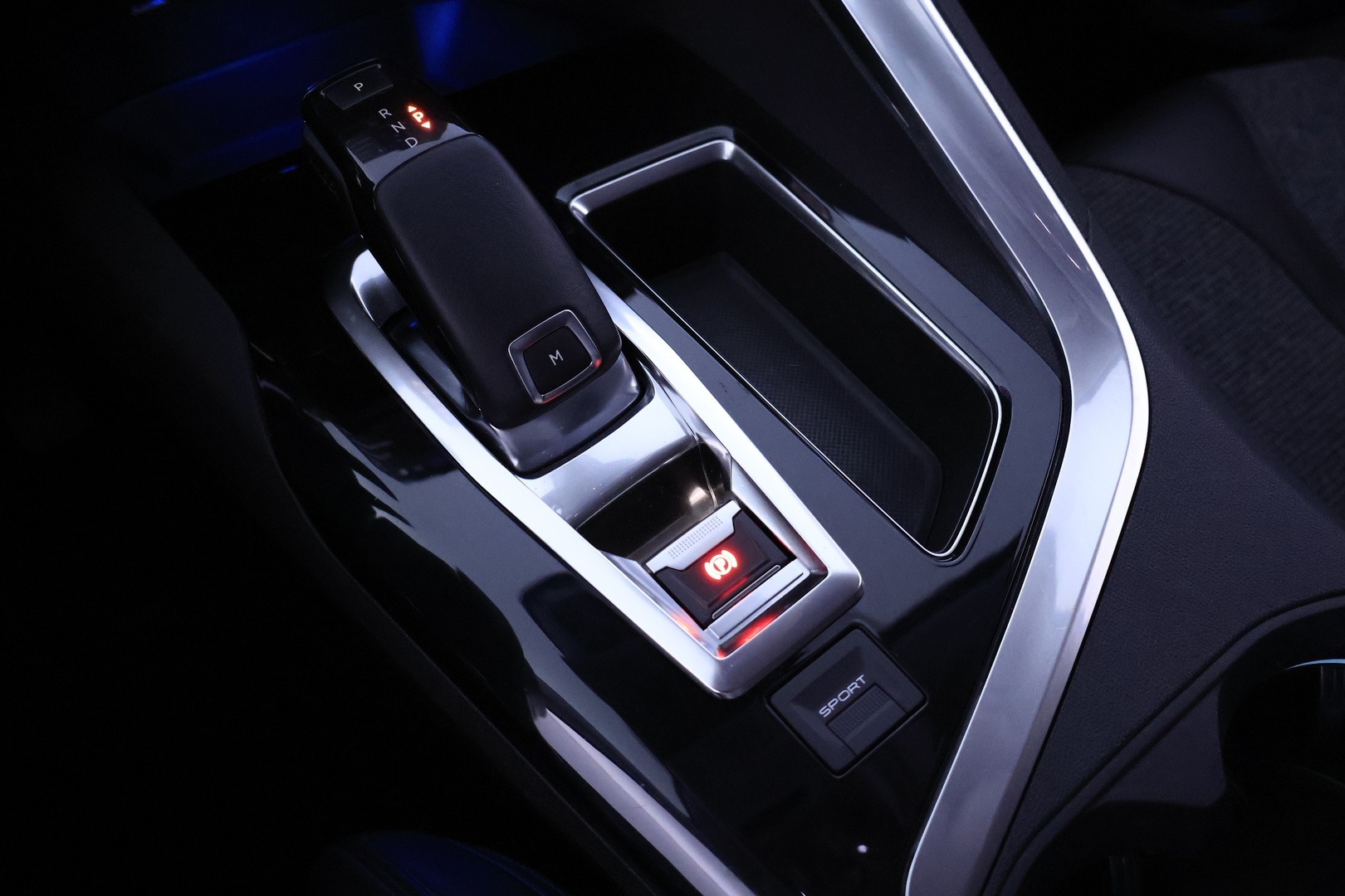 PEUGEOT 5008 2018
