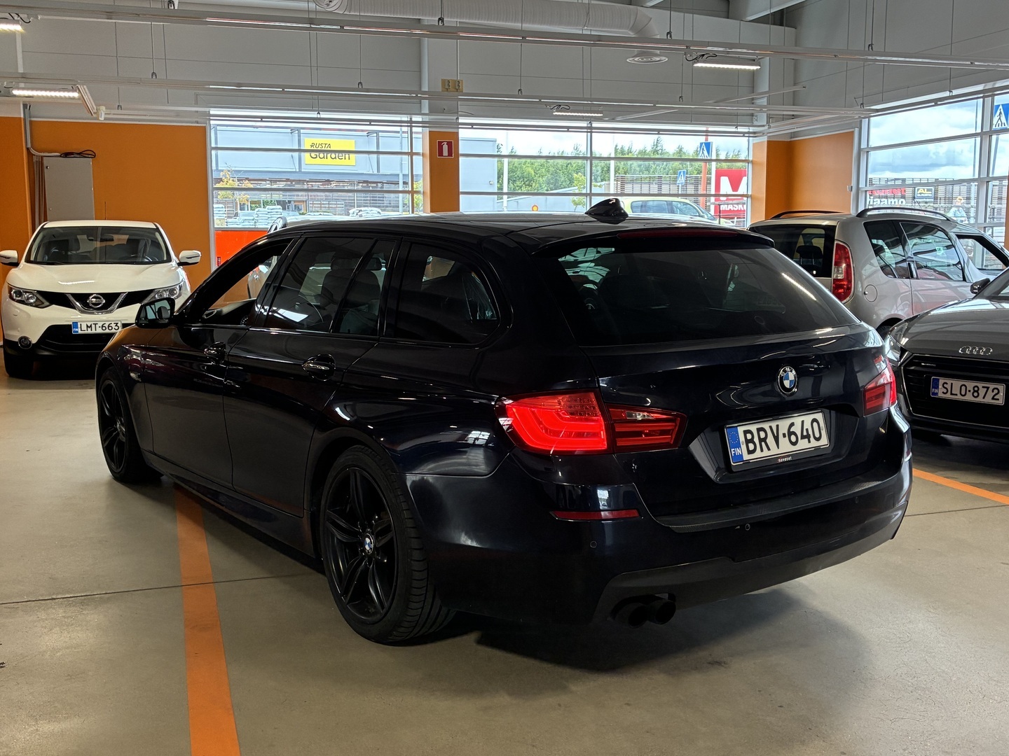 BMW 530 2011