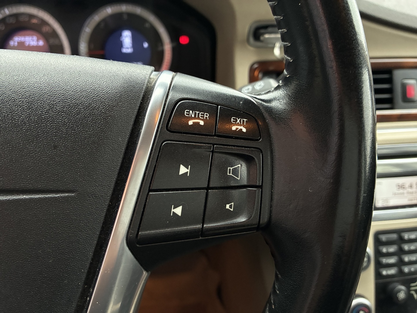 VOLVO XC70 2010