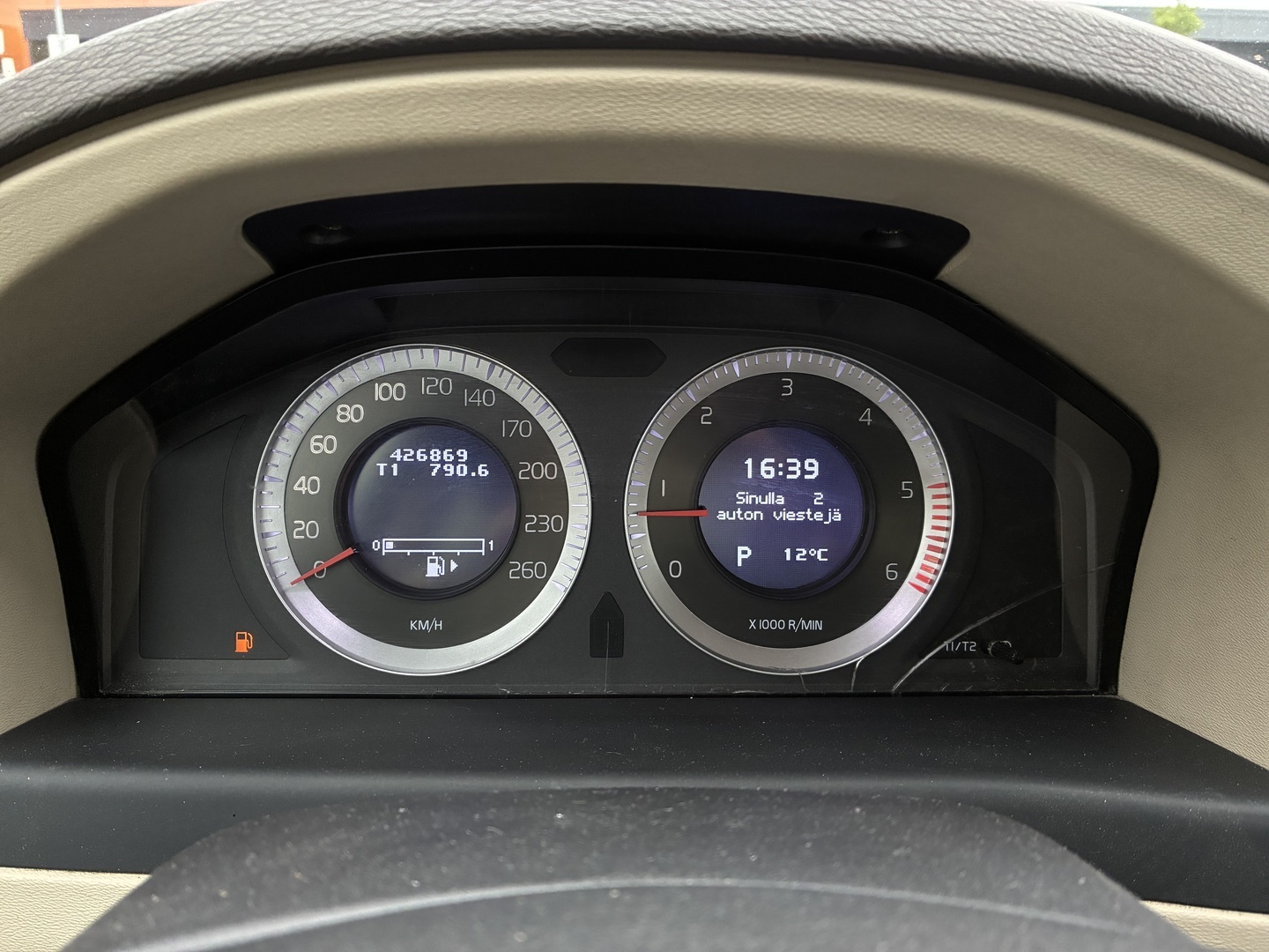 VOLVO XC70 2010