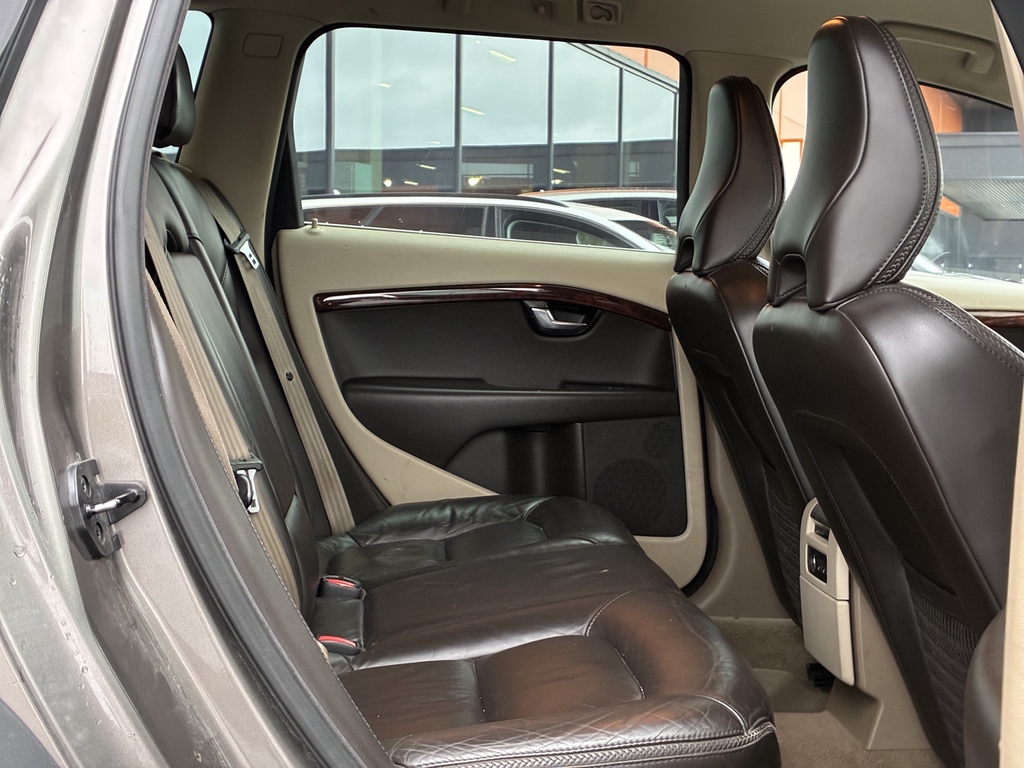 VOLVO XC70 2010
