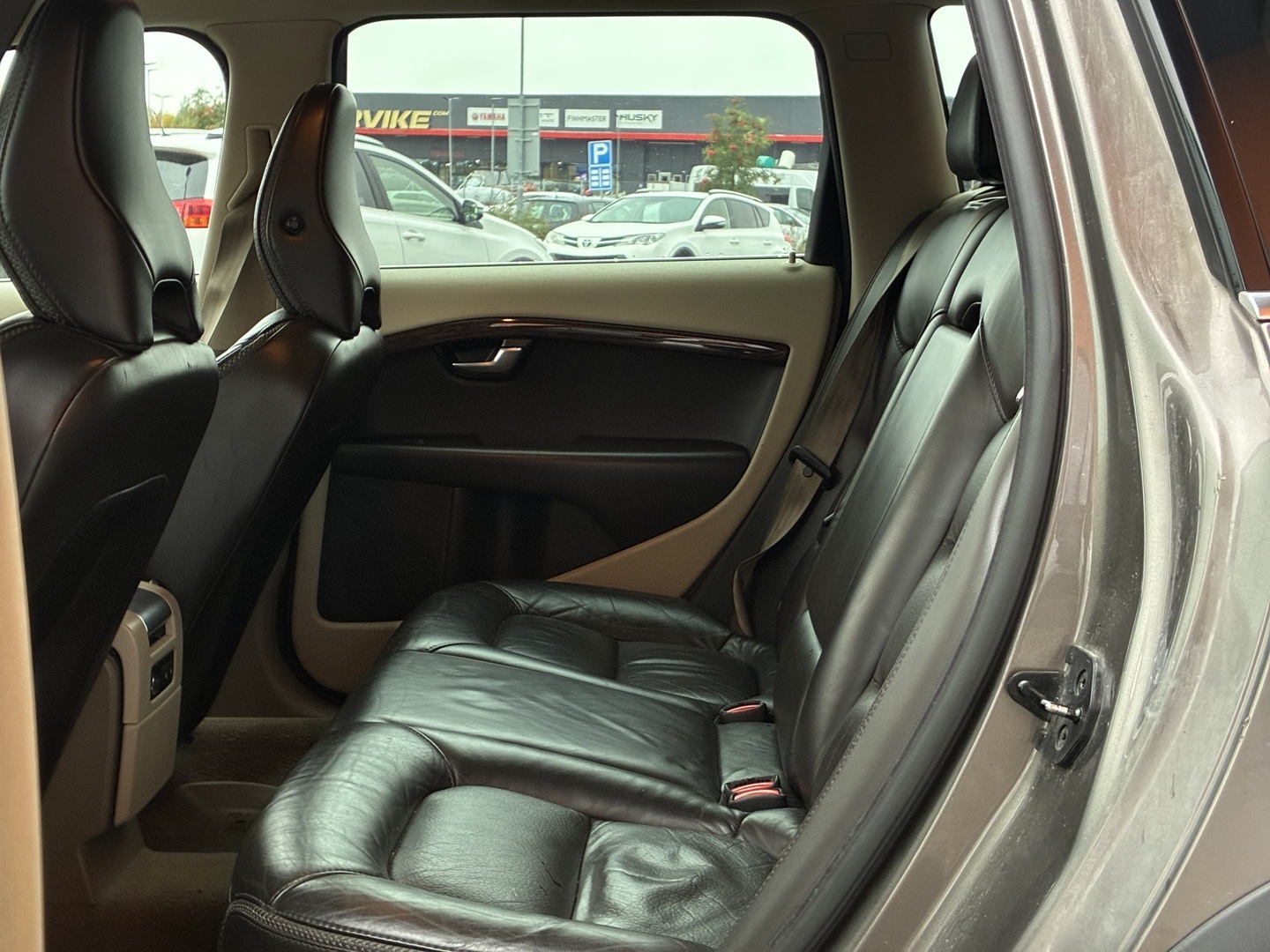 VOLVO XC70 2010