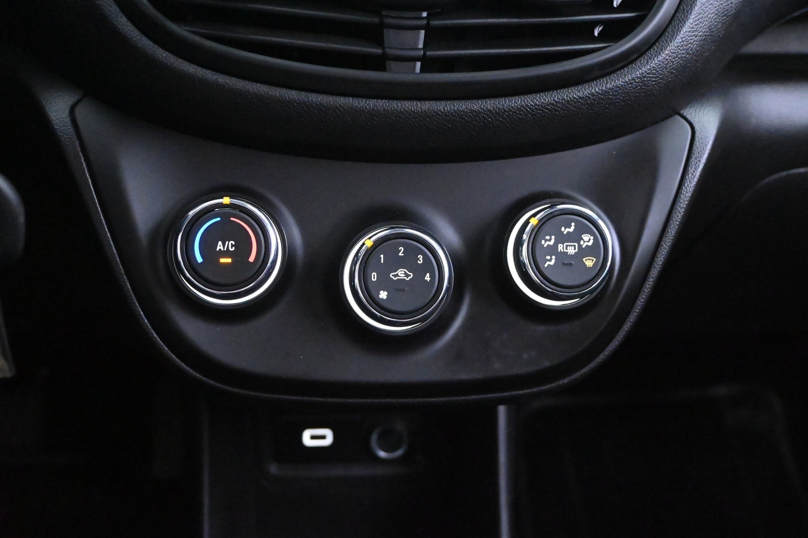 OPEL Karl 2019