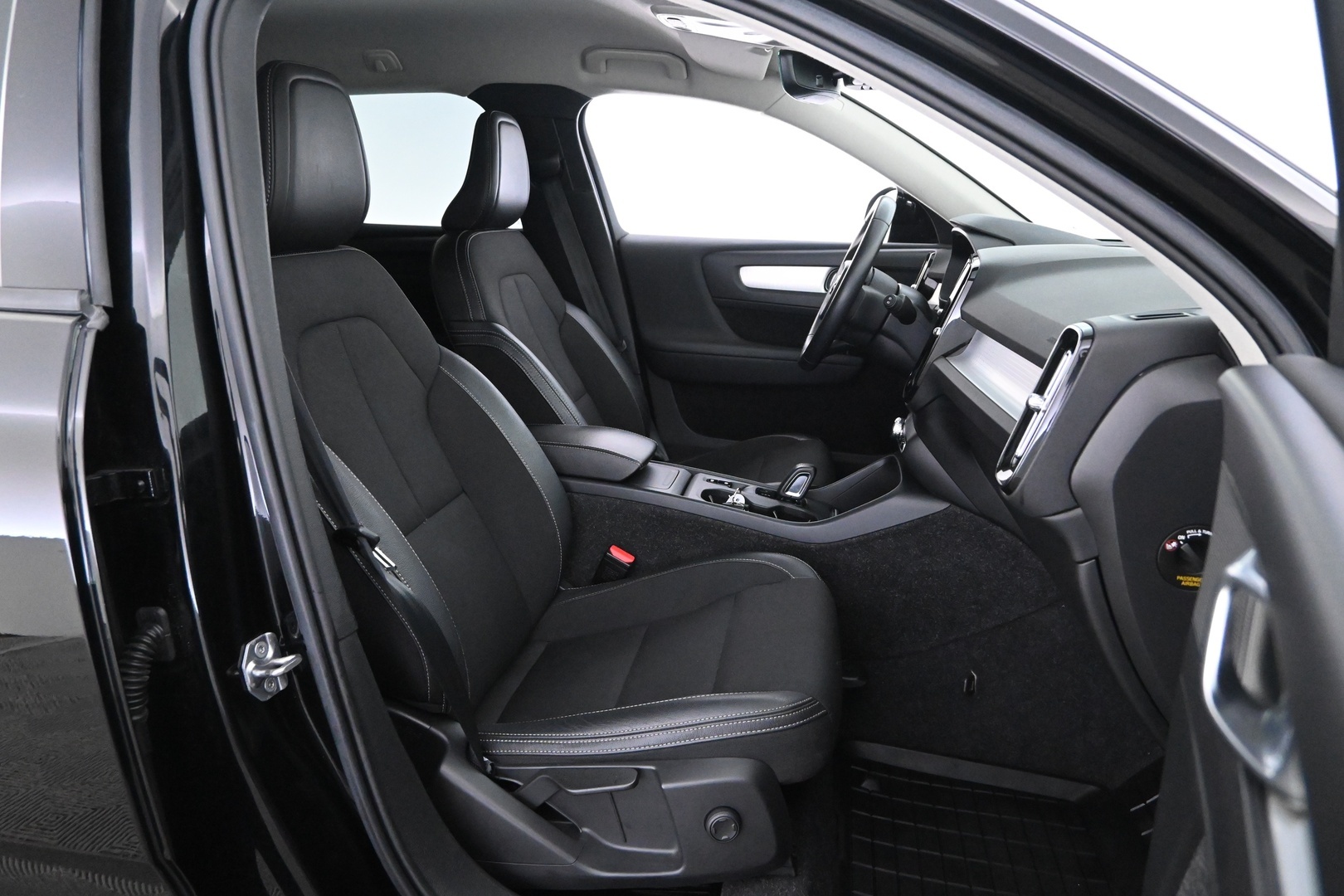 VOLVO XC40 2020