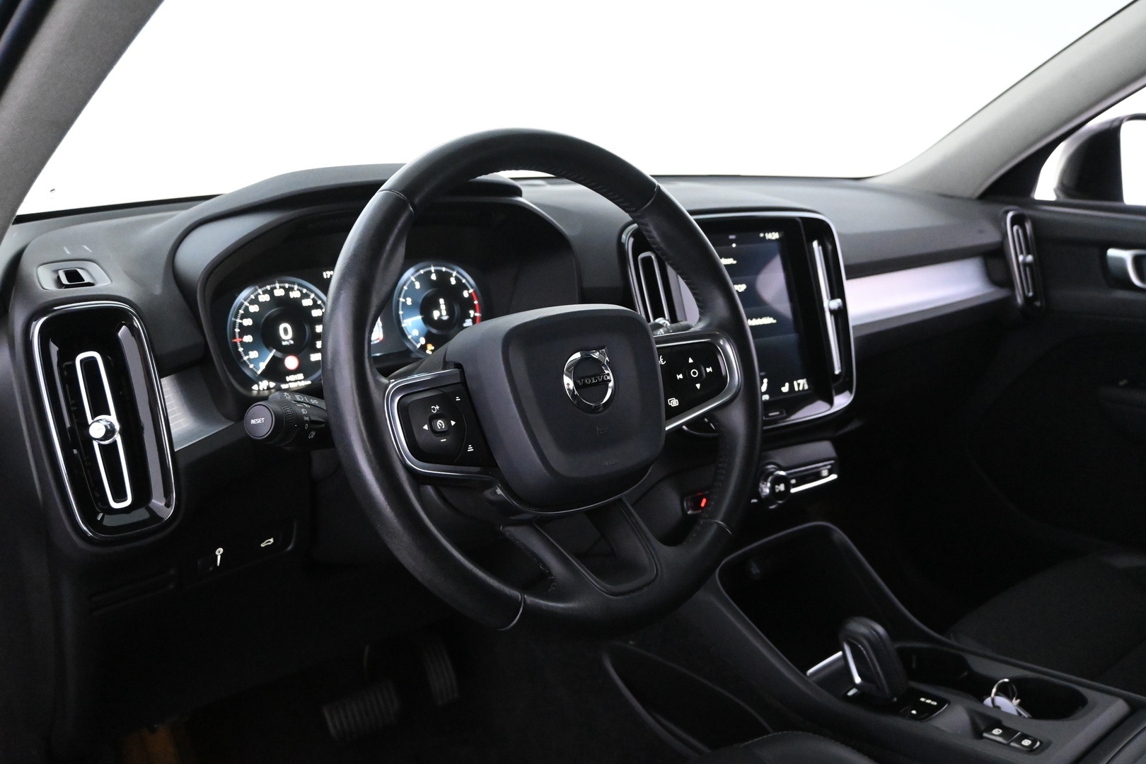 VOLVO XC40 2020