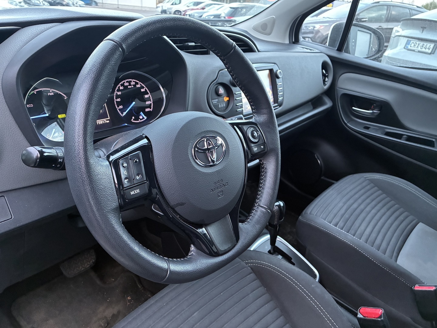 TOYOTA Yaris 2019