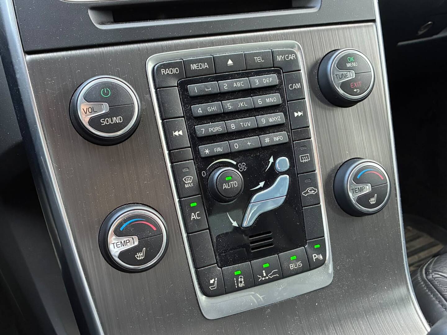 VOLVO S60 2011