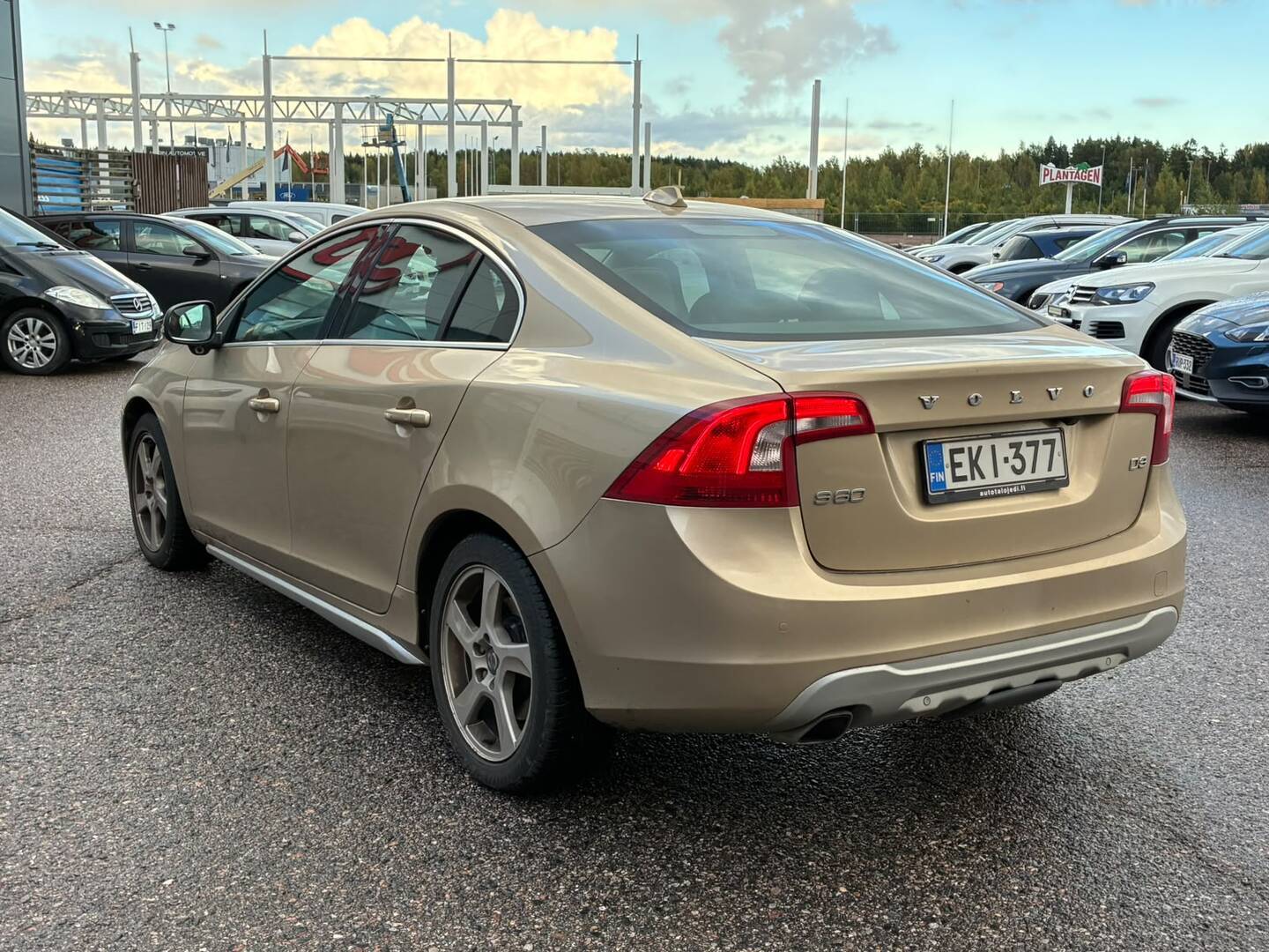 VOLVO S60 2011