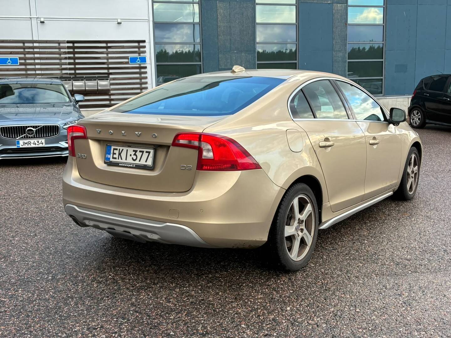 VOLVO S60 2011