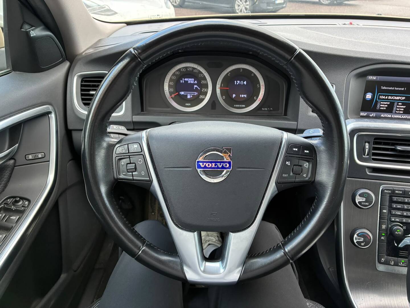 VOLVO S60 2011