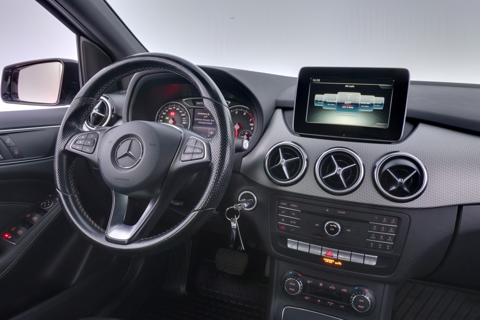 MERCEDES-BENZ B 2016
