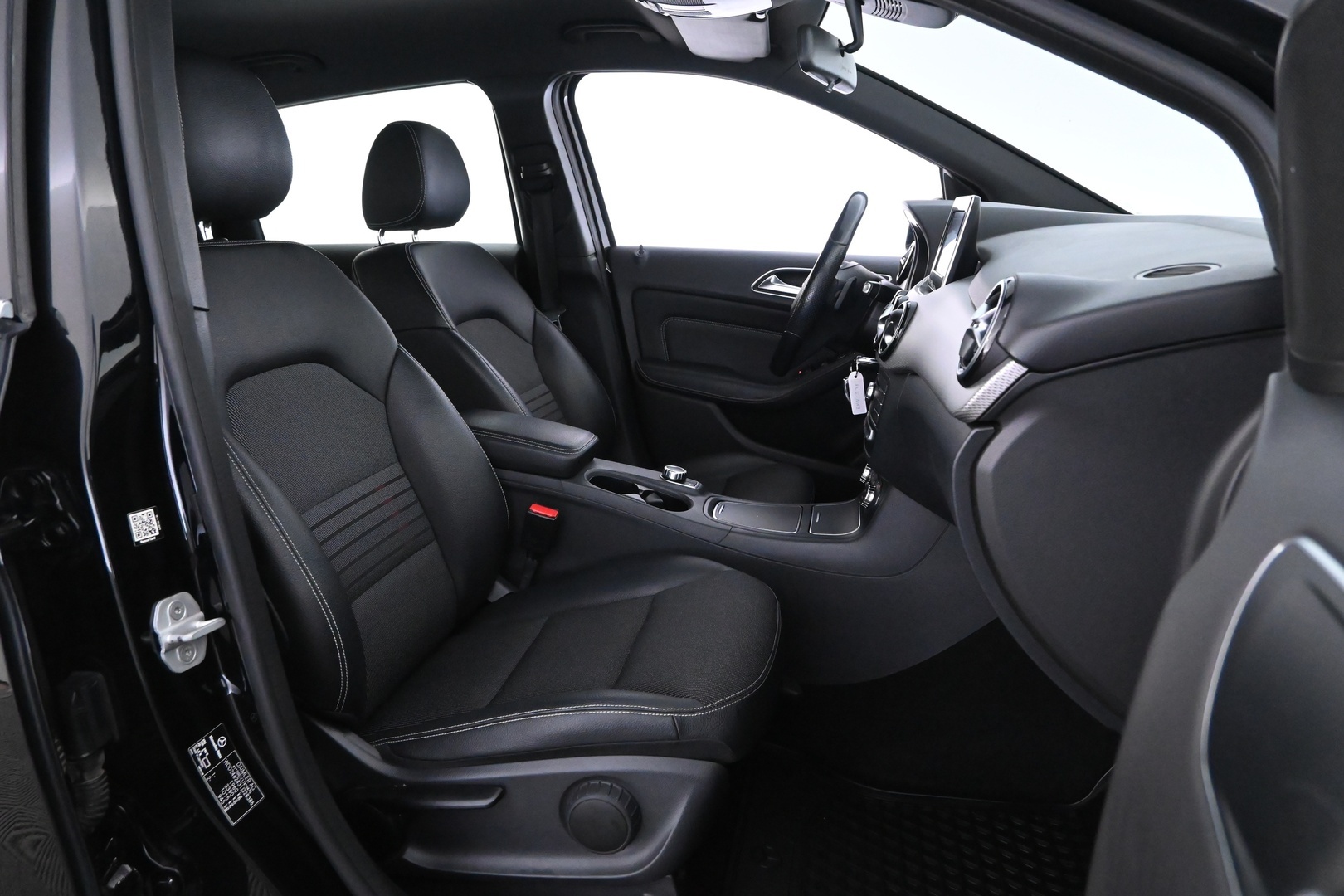 MERCEDES-BENZ B 2016