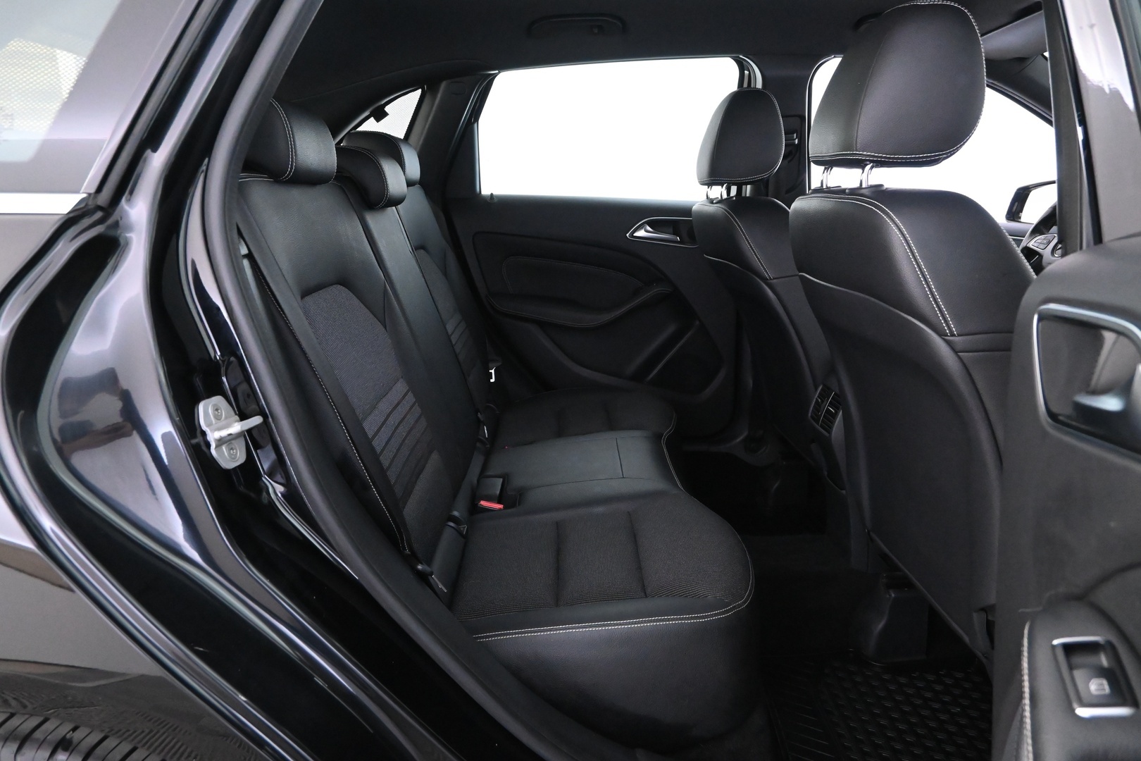 MERCEDES-BENZ B 2016