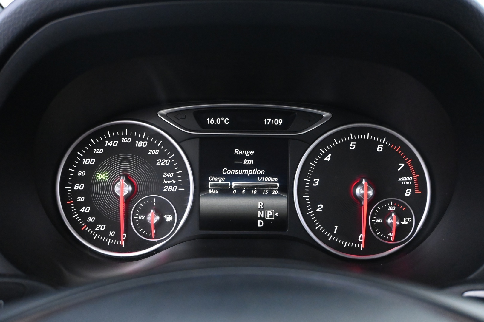 MERCEDES-BENZ B 2016