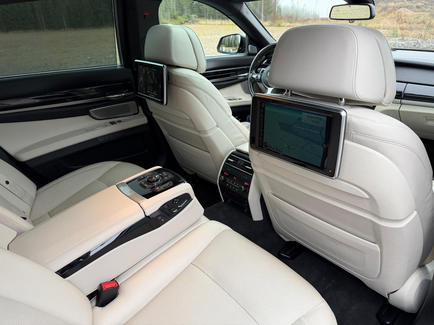 BMW 750 2013